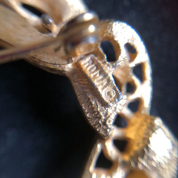 Wreath Brooch Roma Gold Tone & Gunmetal Beads 1 1/2" Retro Vintage Classic - Picture 4 of 6